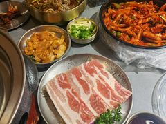 -围炉肉舍•炭烤活鳗•丹东海鲜烤肉(步行街店)