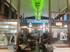 -洪氏嗨捞·广东猪肚鸡·椰子鸡火锅(西咸万象城店)