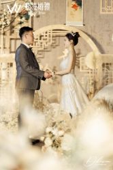 -艾米丽婚纱礼服