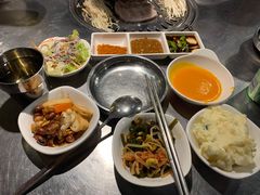 9种小菜-韩聚屋韩国烤肉餐厅(新北万达店)
