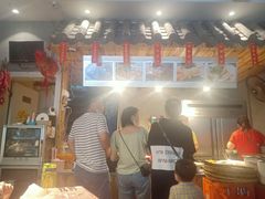 -爆炸头阿姨小四川正宗川味小吃(无任何分店)