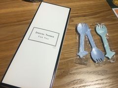 -蜜蜂小象·榴莲千层蛋糕(时代汇11栋店)