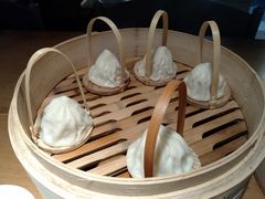 鸡汁鲜肉小笼汤包-南小馆(迪士尼小镇店)