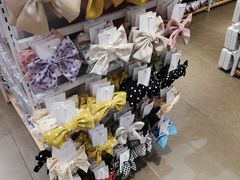-名创优品(北京新中关购物中心地铁层店)