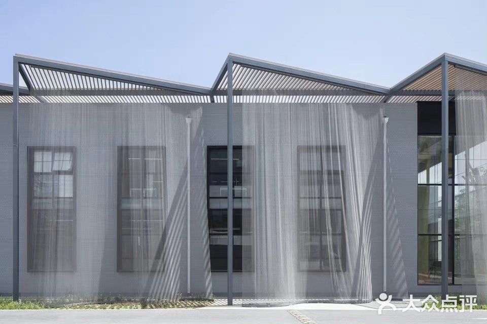 空间的划分并不是简单地用砖石来定义的