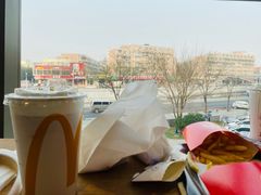 -麦当劳(展览路店)