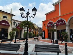 -佛罗伦萨小镇广佛名品奥特莱斯(疏港路店)