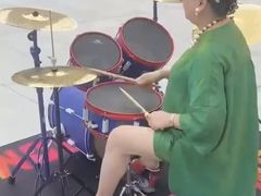 -COCO  BOMB国际流行音乐(爱琴海校区)
