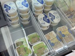 -正飞鲜奶(吐鲁番路店)