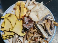 -野菌皇海景野生菌火锅(滨海大道店)