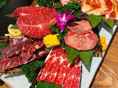 黑牛六拼-明洞阿姨·韩式酱蟹烤肉·创意料理(三元桥店)