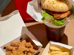 -必胜客(大宁路店)