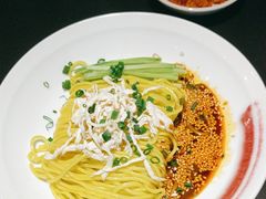 -麻六记(凤凰汇店)