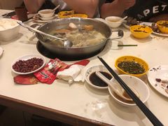 -一席地·本地鸡窝·杭帮鸡火锅(萧山银隆百货店)