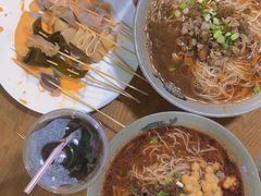 -丁丁猫重庆小面(徐州路店)
