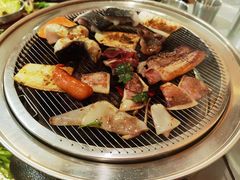 -围炉肉舍•炭烤活鳗•丹东海鲜烤肉(步行街店)