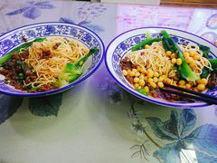 -渝之汇牛肉豌杂面