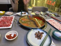 -伴山牛贵州黄牛肉火锅·苗疆非遗艺术餐厅(上海首店)