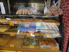 面包甜点陈列柜-宋记饼家(石门二路店)