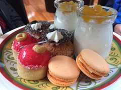 -上海滴水湖皇冠假日酒店