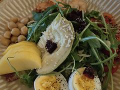 鲜虾香芒牛油果沙拉-COMMUNE幻师(五角场店)