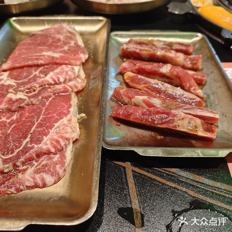 每次过来必点雪花牛肋条，真的巨好吃。肉质鲜嫩多汁