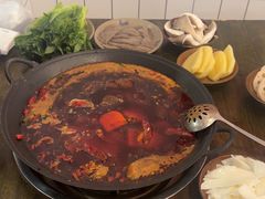 -黄潇洒老火锅(九眼桥宏济巷店)