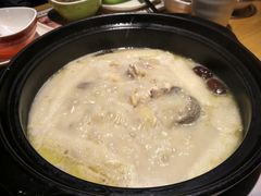 -洪氏嗨捞·广东猪肚鸡·椰子鸡火锅(西咸万象城店)