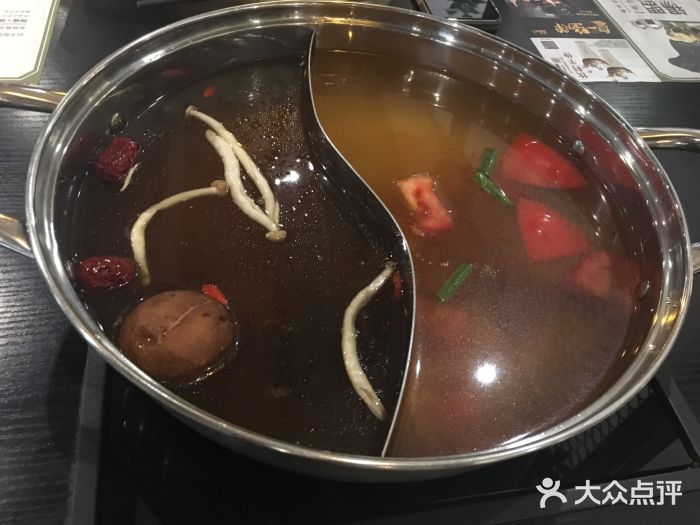 呷哺呷哺(青岛香港中路银座店)菌汤锅底图片