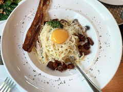 -Chom Cafe and Restaurant