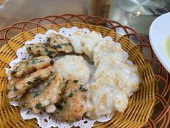 香煎墨鱼饼拼虾饼-东坊味道私房菜·地道顺德菜(大良店)