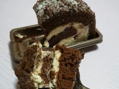 樱桃黑巧瑞幸卷-瑞幸咖啡(深业中心大厦店)