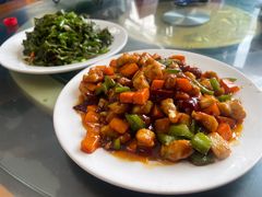 -明月食府(二区干二路店)