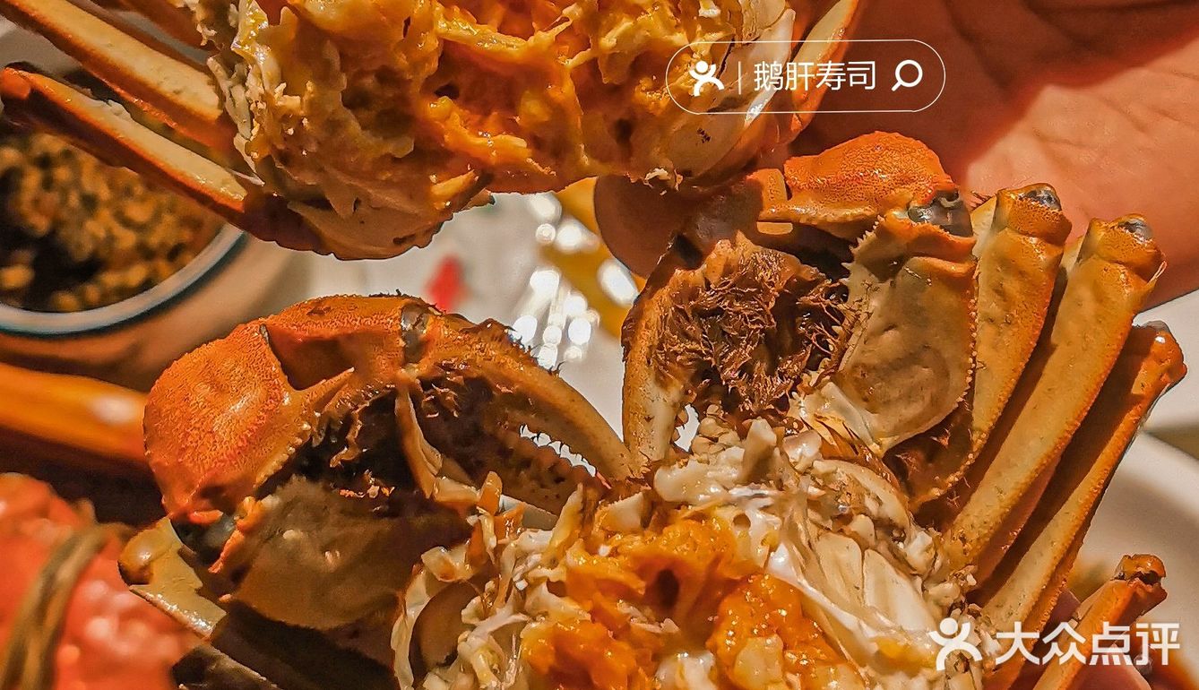 金秋总要与大闸蟹相配吧！今年pick晚芳亭赏湖餐厅✔️