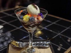 杂果芭菲盛宴-The Coffee Academïcs(铜锣湾店)