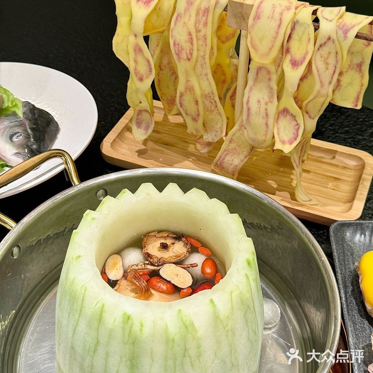 在深圳吃到鱼生界的南波万 就在后海……