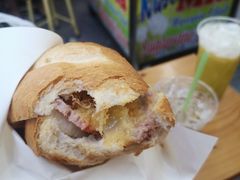 -Bánh Mì Huynh Hoa