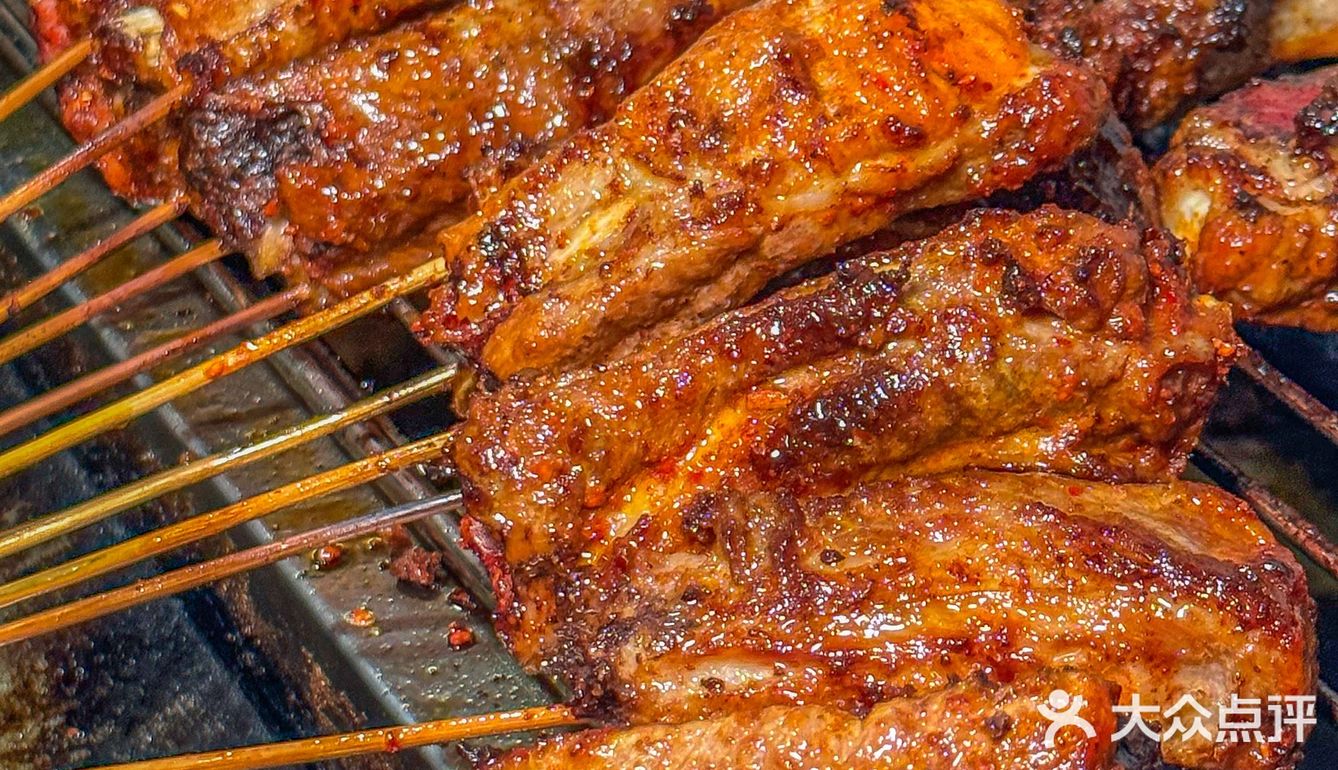 不愧是成都top1的乐山烧烤！烤排骨好好吃啊