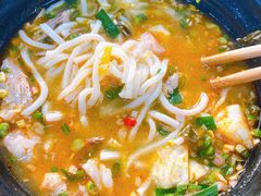 -鸿浩扒猪脚米线