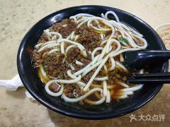 -丽虹云南过桥米线(兴工街店)