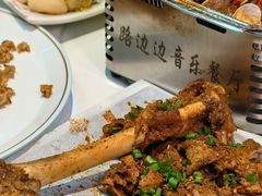 -路边边地标烧烤·川菜·小龙虾·音乐酒馆(良乡长虹店)