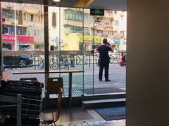 -全家便利店(宜山路站店)