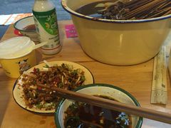 -拈签一笑黄牛肉辣卤串串