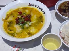 -渝是乎酸菜鱼·川渝小炒(新世界百货望京店)