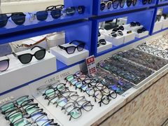 -美式眼镜·授权蔡司.依视路.尼康.豪雅.明月(南翔印象城店)