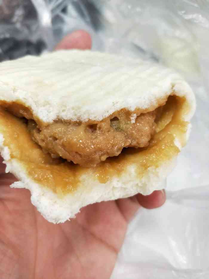 约个小鲜肉包子(小营店)-"来买过两次,因为是档口,只能外卖,包子好.