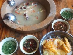 特色石锅鱼-静和鱼庄