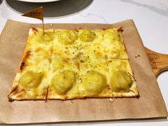 招牌金枕榴莲飞饼披萨-蓝启司意式餐厅(江北龙湖天街店)
