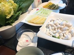 -大匠工房古船木艺术餐厅·猪肚鸡专门店(长白仙岛店)