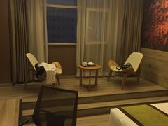 -西安大雁塔科技大学地铁站亚朵酒店